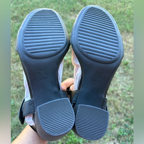 Naturalizer Black Block Heel dress Sandals comfort lightweight Sz-10 Wide. T - Picture 15 of 15